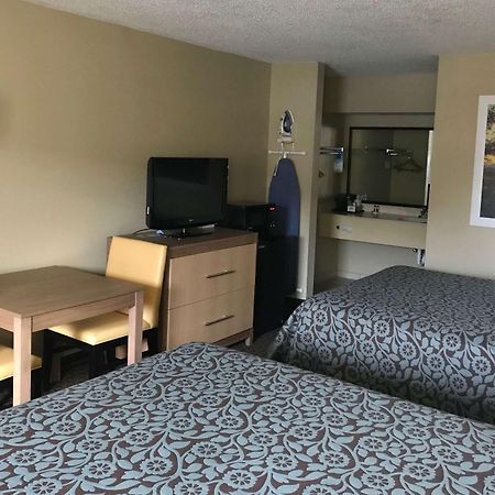 Days Inn By Wyndham Lexington-Columbia מראה חיצוני תמונה