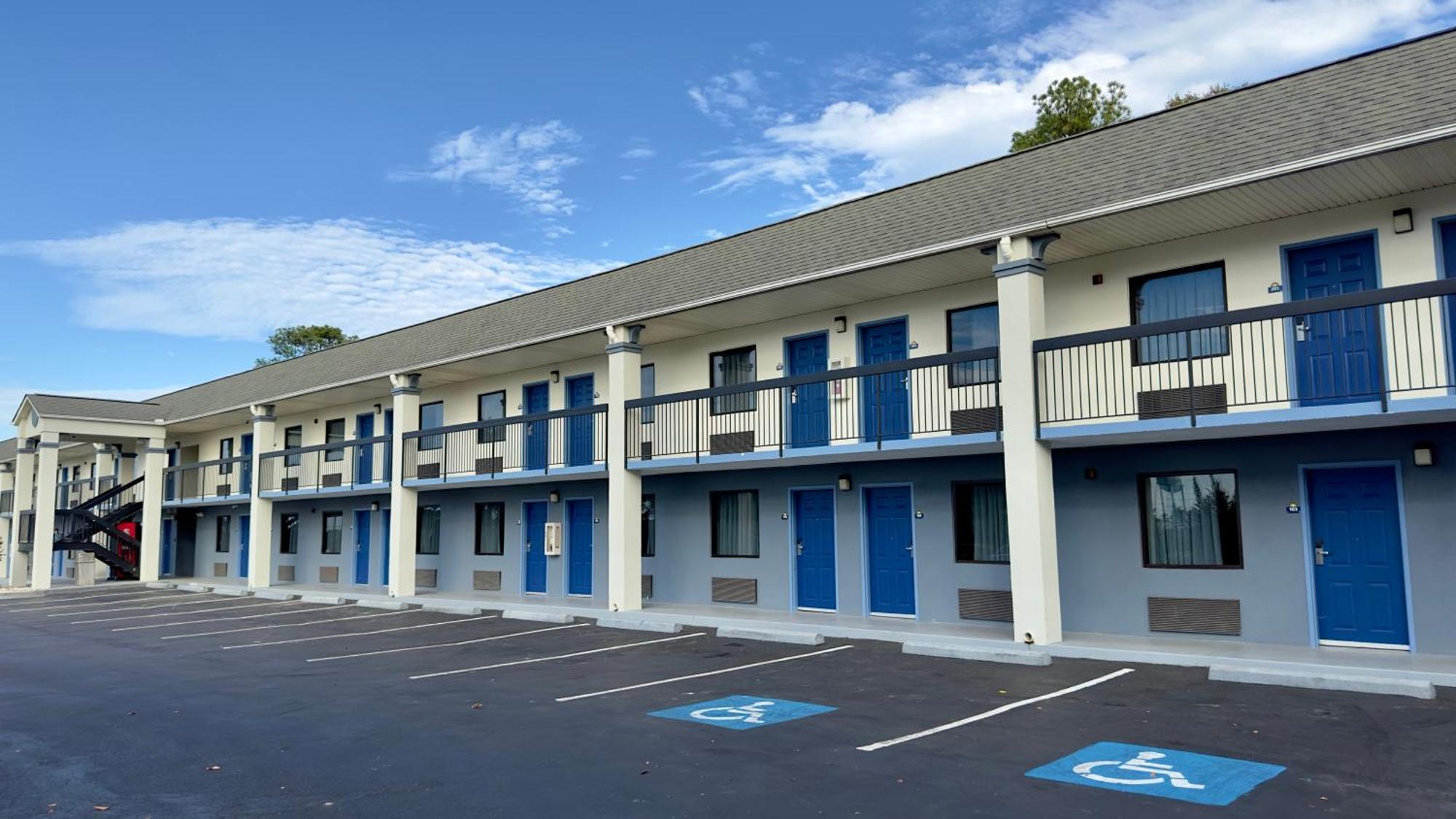 Days Inn By Wyndham Lexington-Columbia מראה חיצוני תמונה