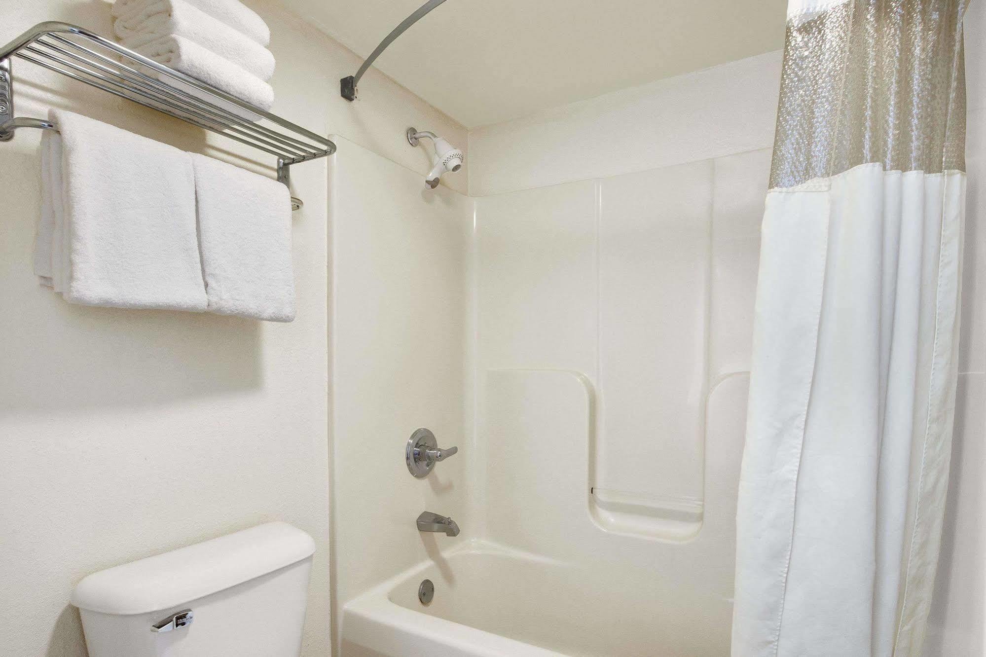 Days Inn By Wyndham Lexington-Columbia מראה חיצוני תמונה